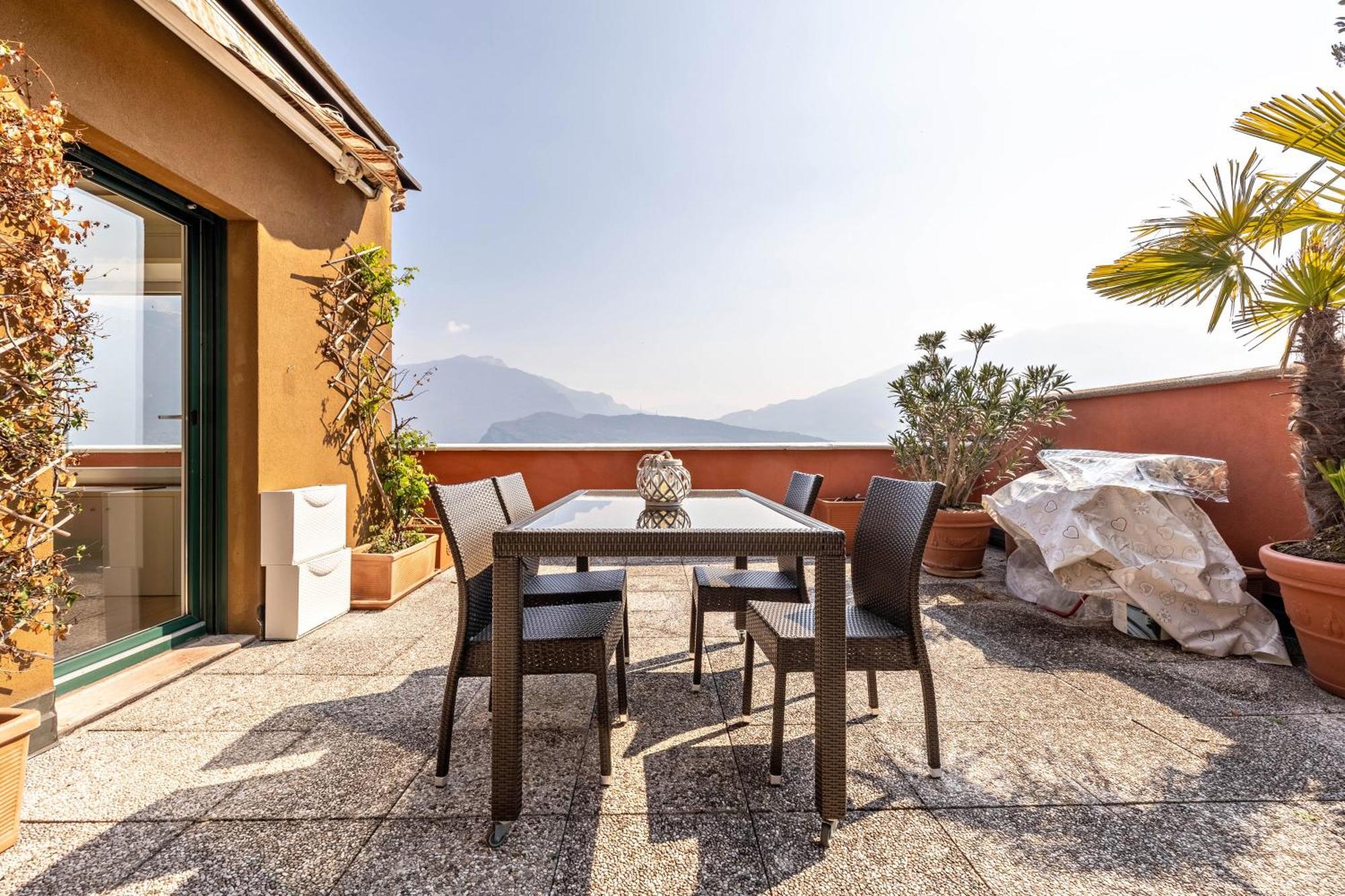 Apartamento Casa Sara With Swimming Pool Riva del Garda Exterior foto