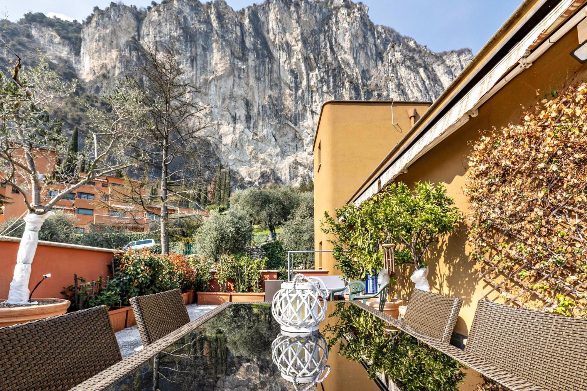 Apartamento Casa Sara With Swimming Pool Riva del Garda Exterior foto