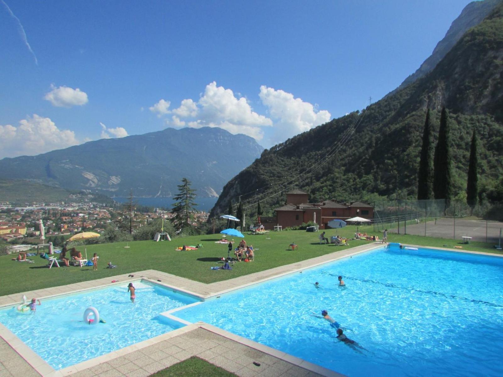 Apartamento Casa Sara With Swimming Pool Riva del Garda Exterior foto